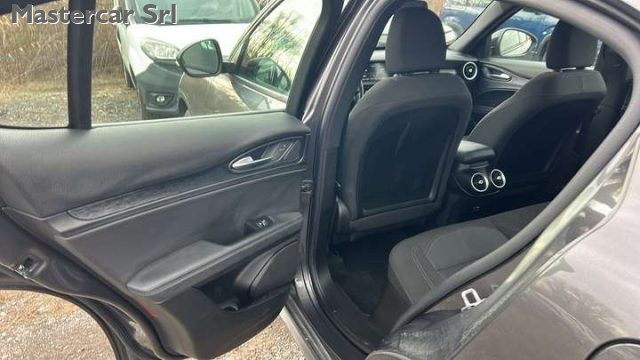 ALFA ROMEO Stelvio usata, con Autoradio