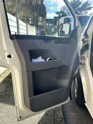 VOLKSWAGEN Transporter usata, con Autoradio