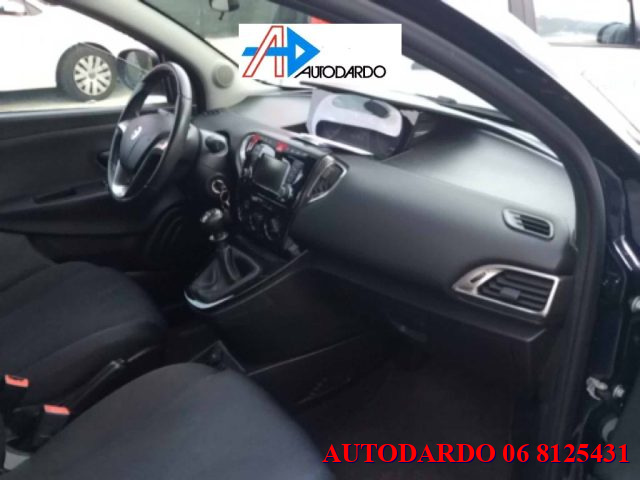 LANCIA Ypsilon usata, con ESP