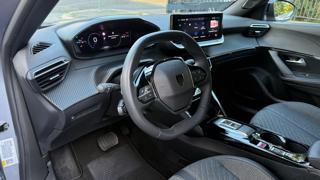 PEUGEOT 2008 usata, con Sistema di navigazione