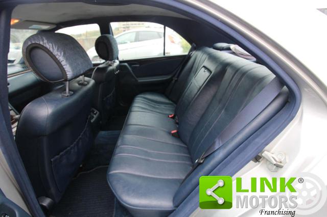 MERCEDES-BENZ E 200 usata, con Climatizzatore
