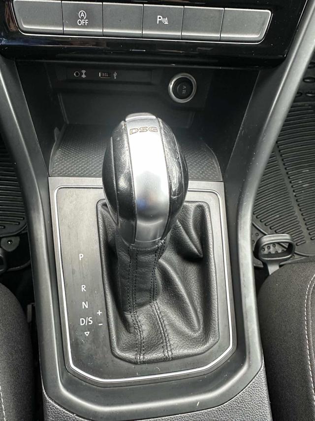 VOLKSWAGEN Touran usata, con USB