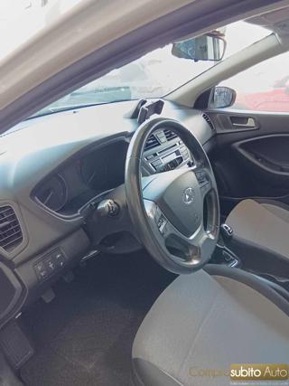 HYUNDAI i20 usata, con Chiusura centralizzata
