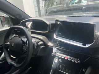 PEUGEOT 2008 usata, con Fari Xenon
