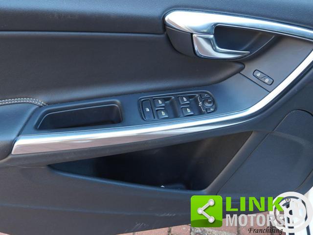 VOLVO V60 usata, con Park Distance Control