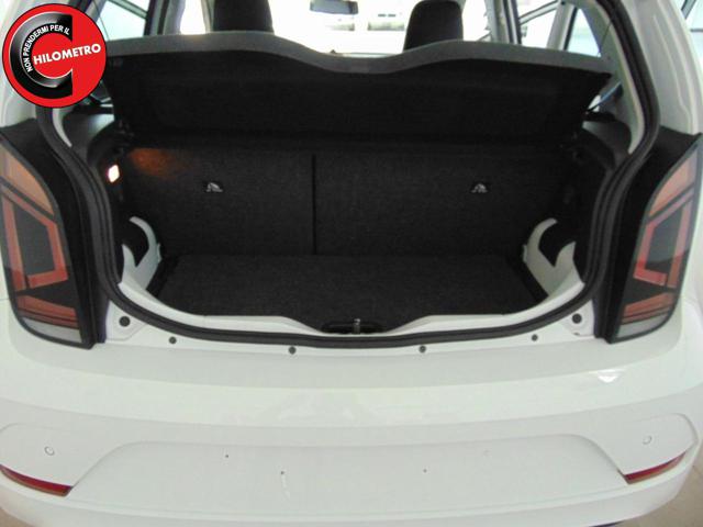 VOLKSWAGEN up! usata, con Autoradio
