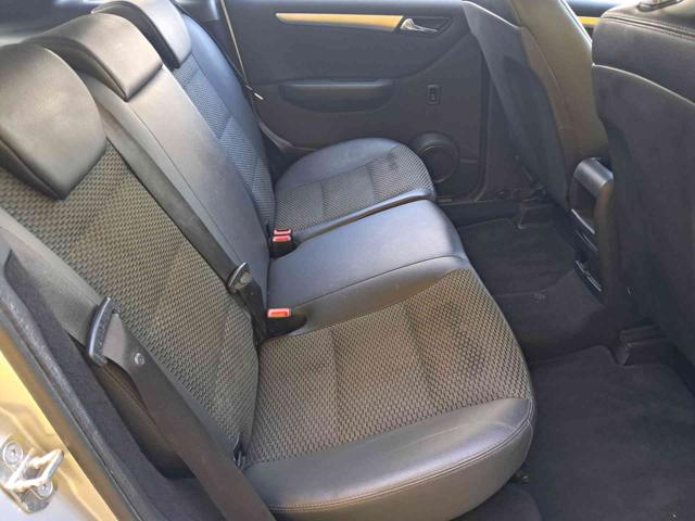 MERCEDES-BENZ B 180 usata, con Sensori di parcheggio posteriori