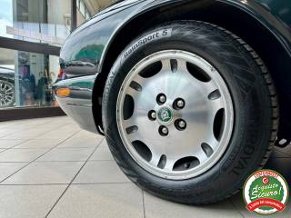 JAGUAR XJ usata, con Cerchi in lega