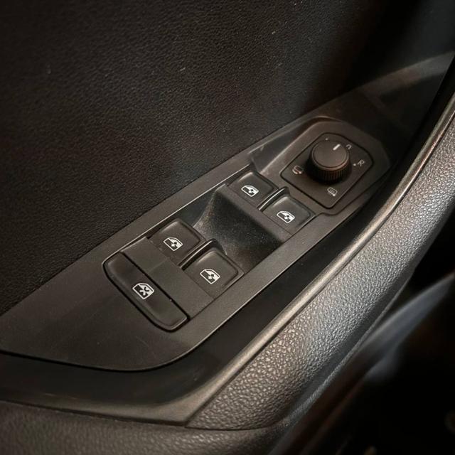 SKODA Karoq usata, con Autoradio digitale