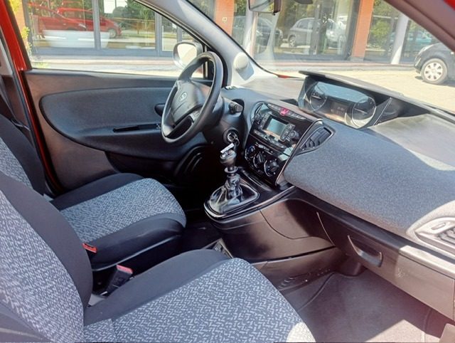 LANCIA Ypsilon usata, con Cronologia tagliandi