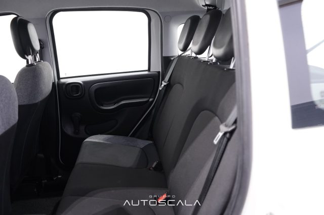 FIAT New Panda usata 21