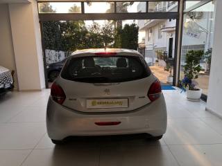 PEUGEOT 208 usata, con Boardcomputer