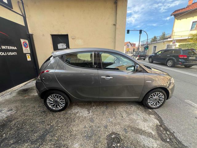 LANCIA Ypsilon usata, con Autoradio