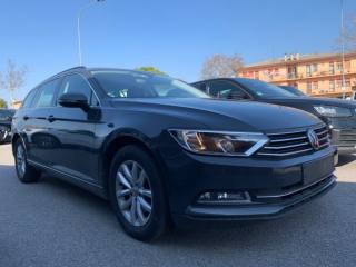 VOLKSWAGEN Passat Variant usata, con Airbag