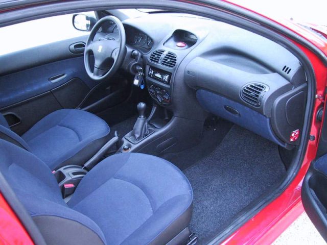 PEUGEOT 206 usata, con Servosterzo