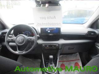 TOYOTA Yaris usata, con Autoradio digitale