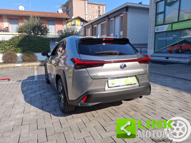 LEXUS UX 250h usata, con Controllo automatico clima