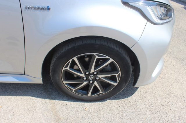 TOYOTA Yaris usata, con Autoradio digitale