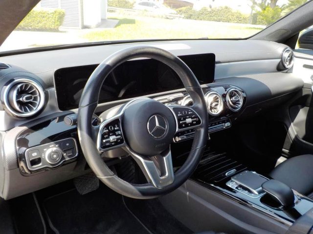 MERCEDES-BENZ CLA 180 usata, con Climatizzatore automatico, 2 zone