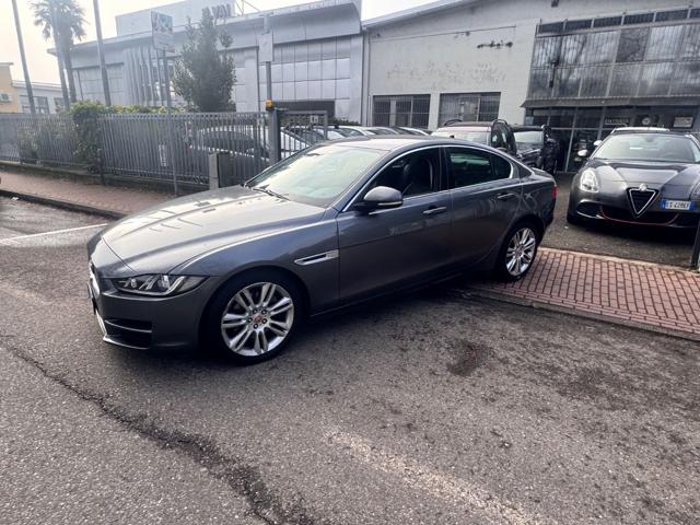 JAGUAR XE usata, con Airbag laterali