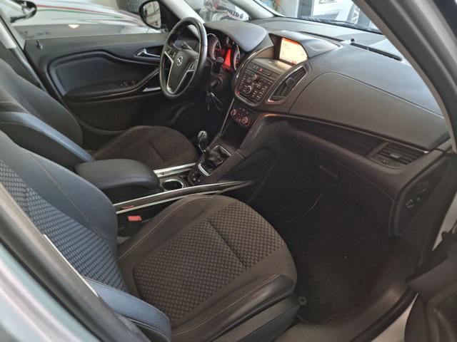 OPEL Zafira Tourer usata, con Controllo trazione
