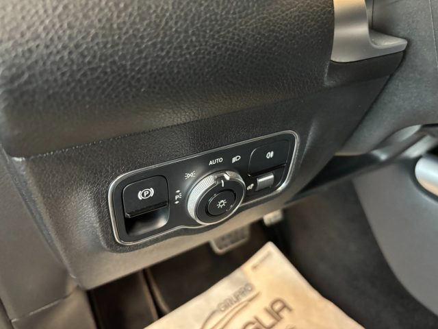 MERCEDES-BENZ GLB 200 usata, con Sedile posteriore sdoppiato
