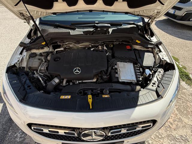 MERCEDES-BENZ GLA 200 usata, con Leve al volante