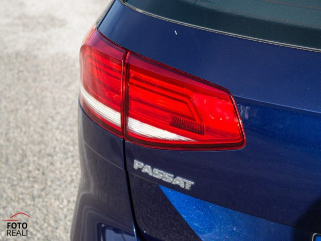 VOLKSWAGEN Passat Variant usata, con Sensore di pioggia