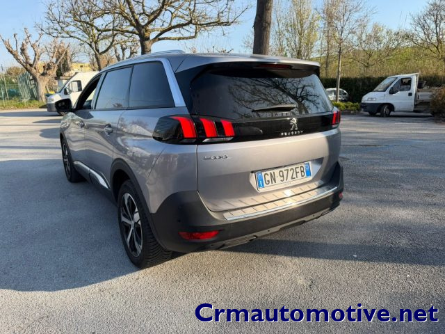 PEUGEOT 5008 usata, con Airbag