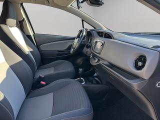 TOYOTA Yaris usata, con Volante in pelle