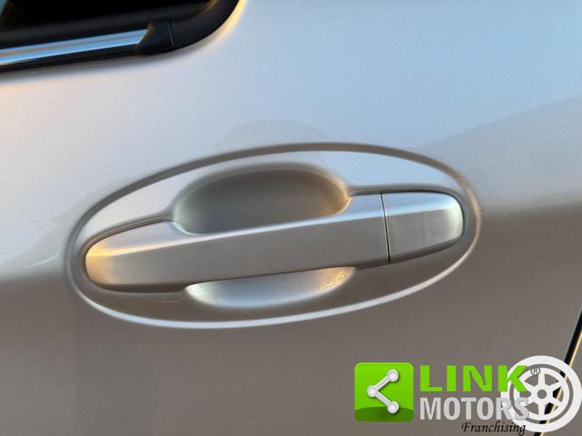 TOYOTA Yaris usata, con Sensore di luce