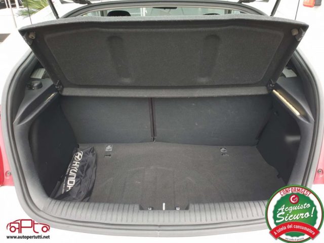 HYUNDAI Veloster usata, con Fendinebbia