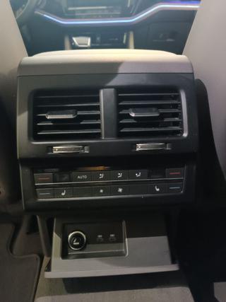 VOLKSWAGEN Touareg usata 35
