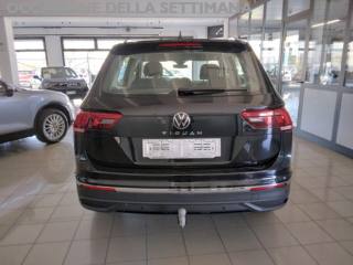 VOLKSWAGEN Tiguan usata, con Airbag laterali