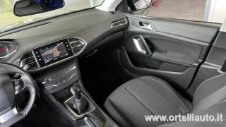 PEUGEOT 308 usata, con Sedile posteriore sdoppiato
