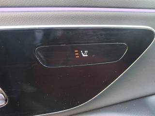 MERCEDES-BENZ E 220 usata, con Touch screen