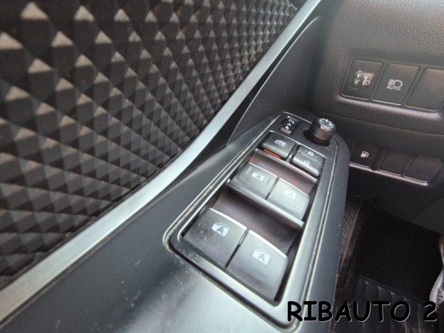 TOYOTA C-HR usata, con USB