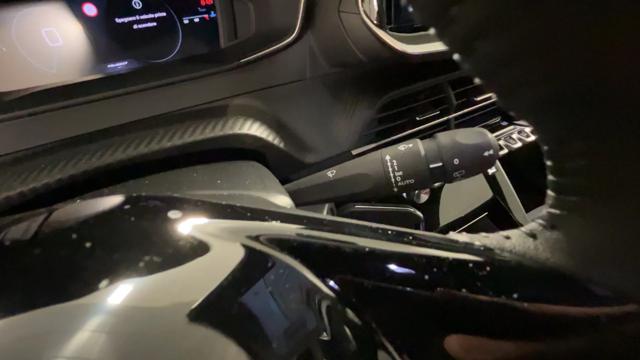 PEUGEOT 2008 usata, con Volante in pelle