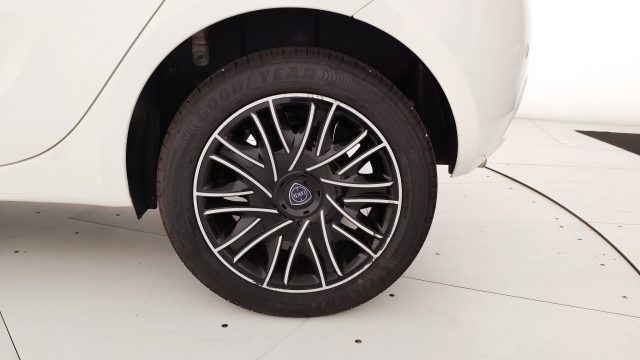 LANCIA Ypsilon usata, con Volante multifunzione