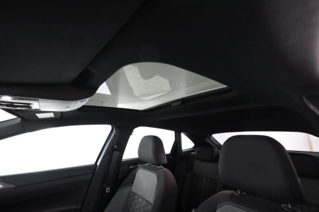 VOLKSWAGEN Taigo usata 7