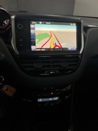 PEUGEOT 208 usata, con Boardcomputer