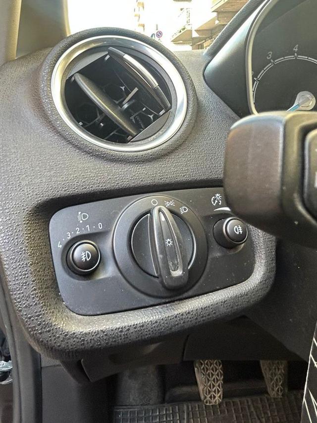 FORD Fiesta usata, con USB