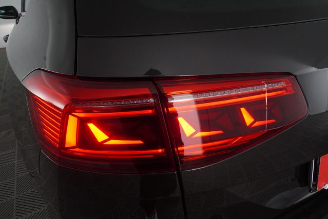 VOLKSWAGEN Passat usata 16