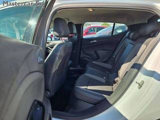 OPEL Astra usata, con Fari LED