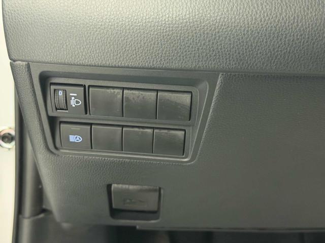 TOYOTA Yaris usata, con Riconoscimento dei segnali stradali