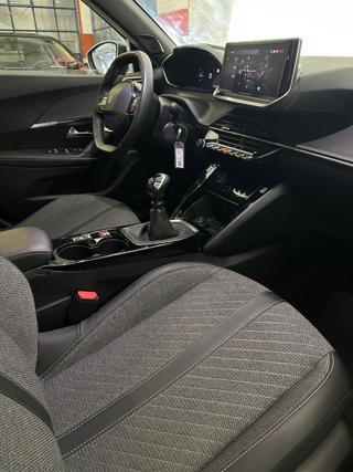 PEUGEOT 2008 usata, con Volante in pelle