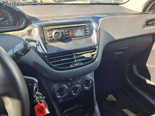 PEUGEOT 208 usata, con MP3