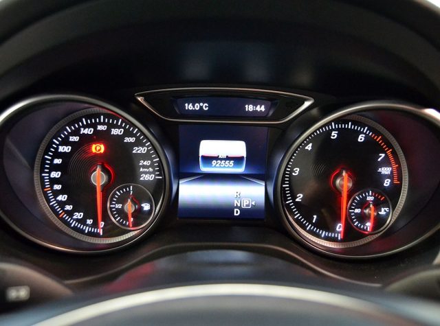 MERCEDES-BENZ CLA 180 usata, con Chiusura centralizzata