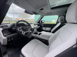 LAND ROVER Defender usata, con Boardcomputer