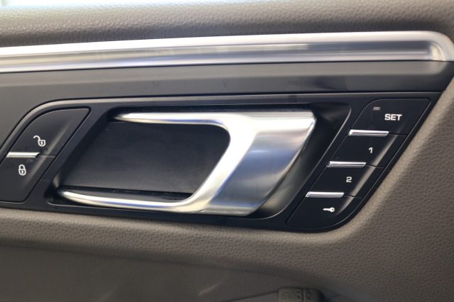 PORSCHE Macan usata 30